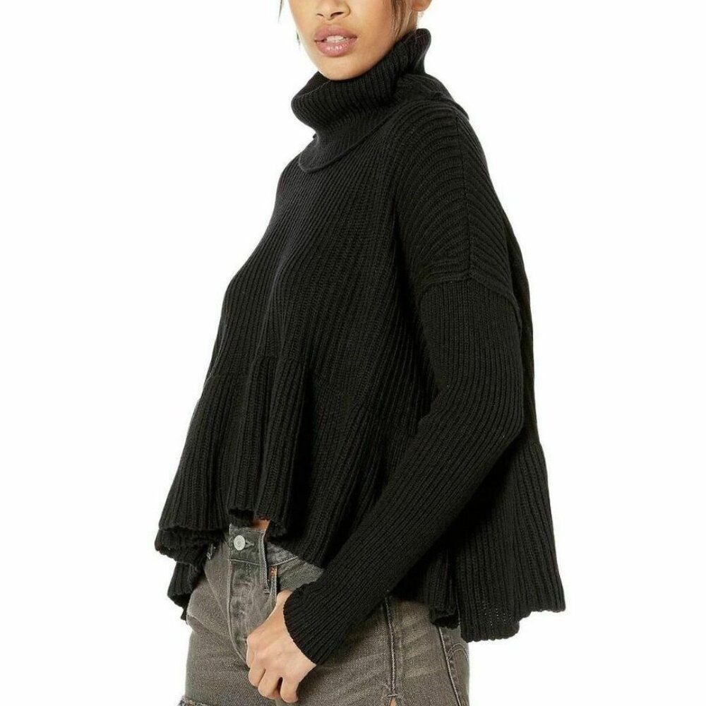 FREE PEOPLE Layer Cake Trapeze Turtleneck Oversize Rib Sweater in Black Size XS
